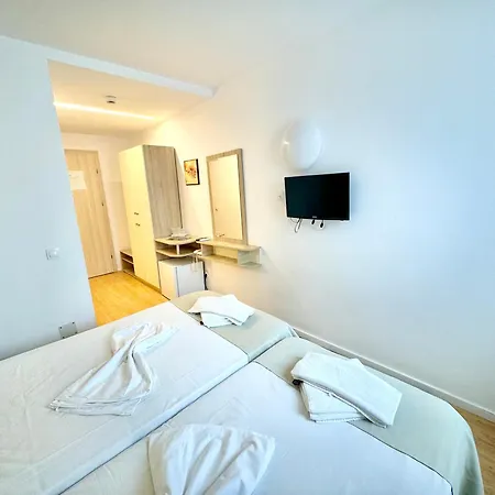 Diana Hotel 3*