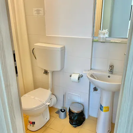 Diana מלון אפורי נורד